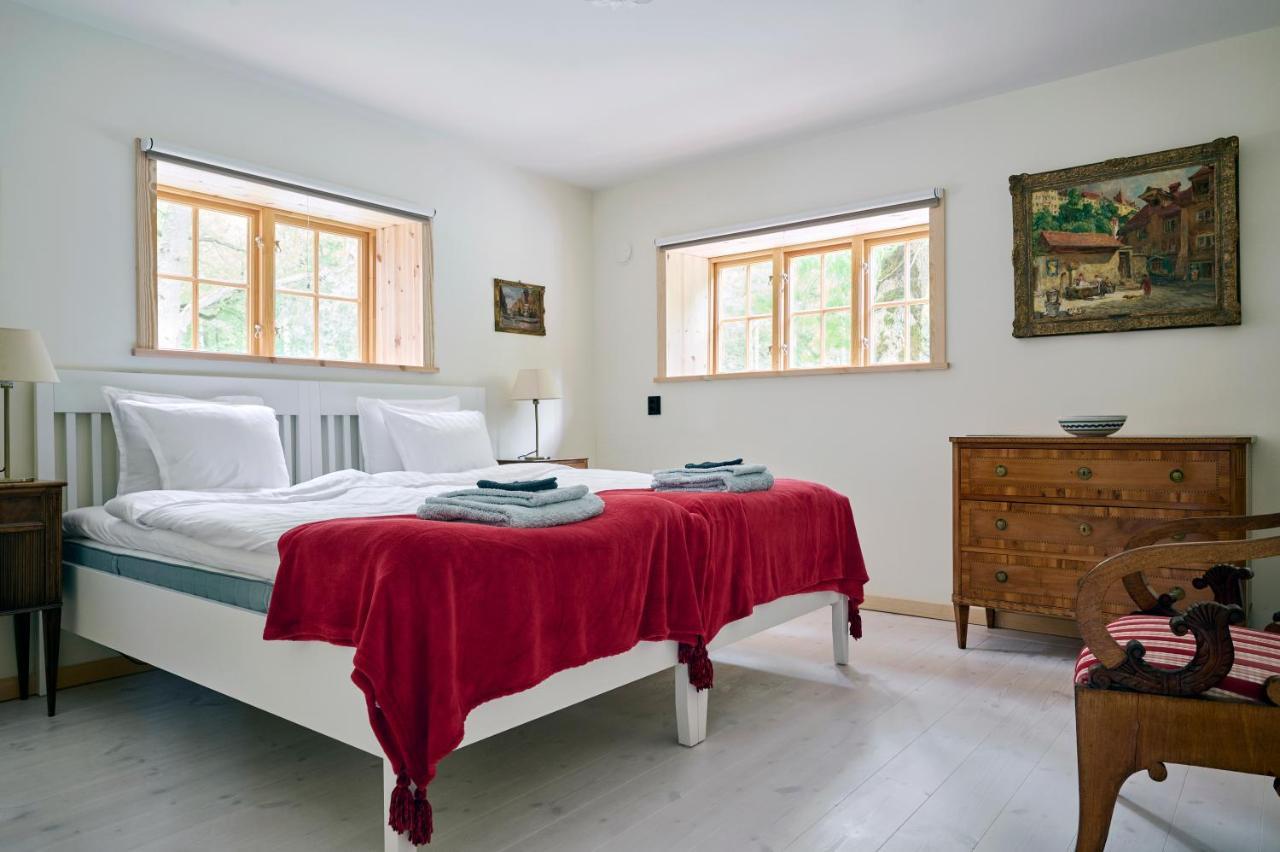 Spectacular 6-Bed House In Beautiful Manor Park Villa Mariefred Exterior foto