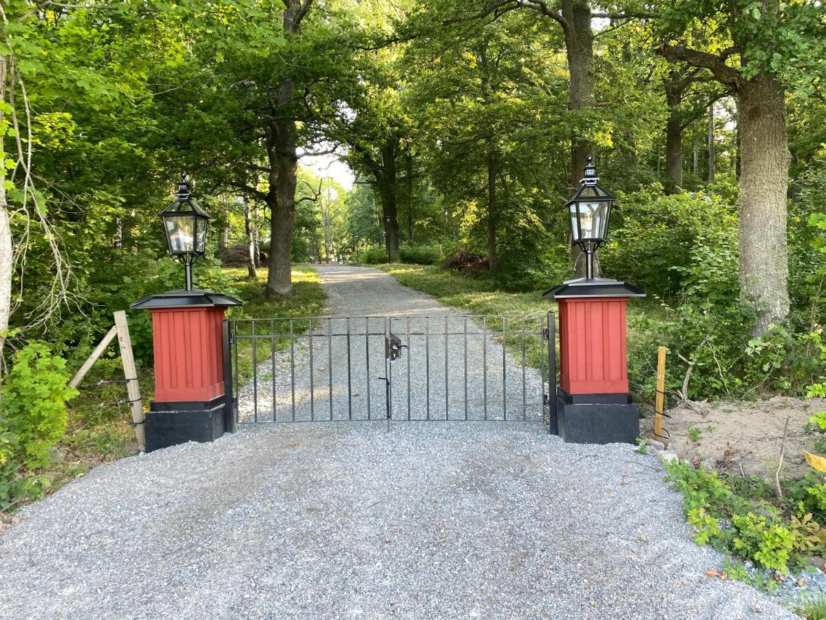 Spectacular 6-Bed House In Beautiful Manor Park Villa Mariefred Exterior foto